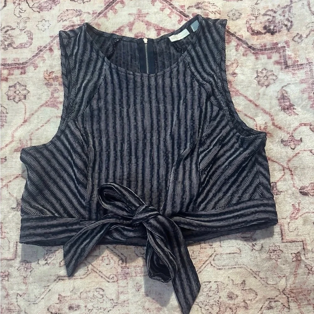 Cropped  preppy striped New York & company blue & grey half vest size xl